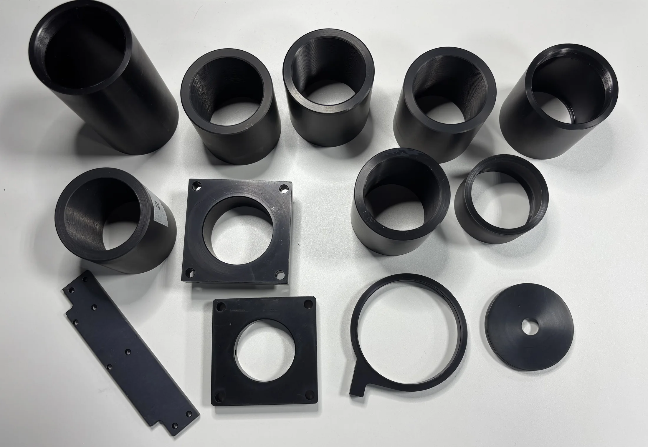 Optomechanical components for laboratory setups