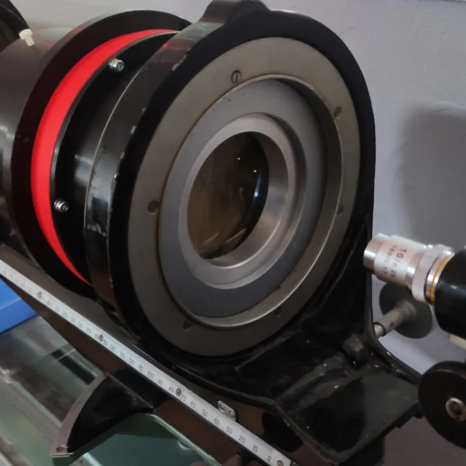 Lens inspection on an OSK-2 optical bench