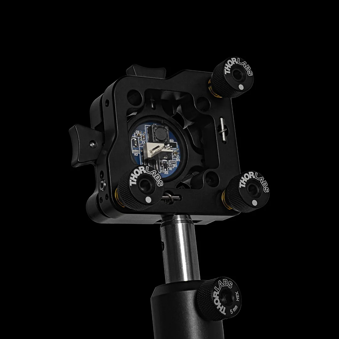 Optical prototype on a precision laboratory support